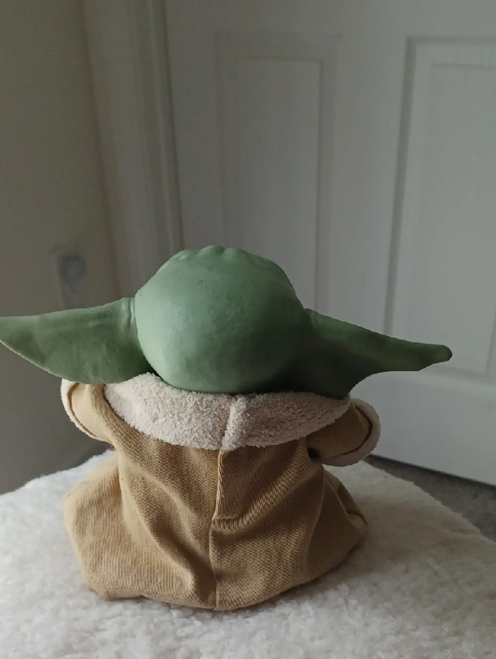 Hasbro Green and Tan Baby Grogu with Cream Trim - Picture 4 of 4